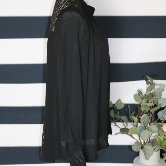 NWT FREE PEOPLE Crochet Button Down Blouse Black - Picture 5 of 6